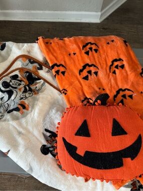 Halloween Pumpkin Plush Blanket, pumpkin pillow & Disney Halloween blanket.